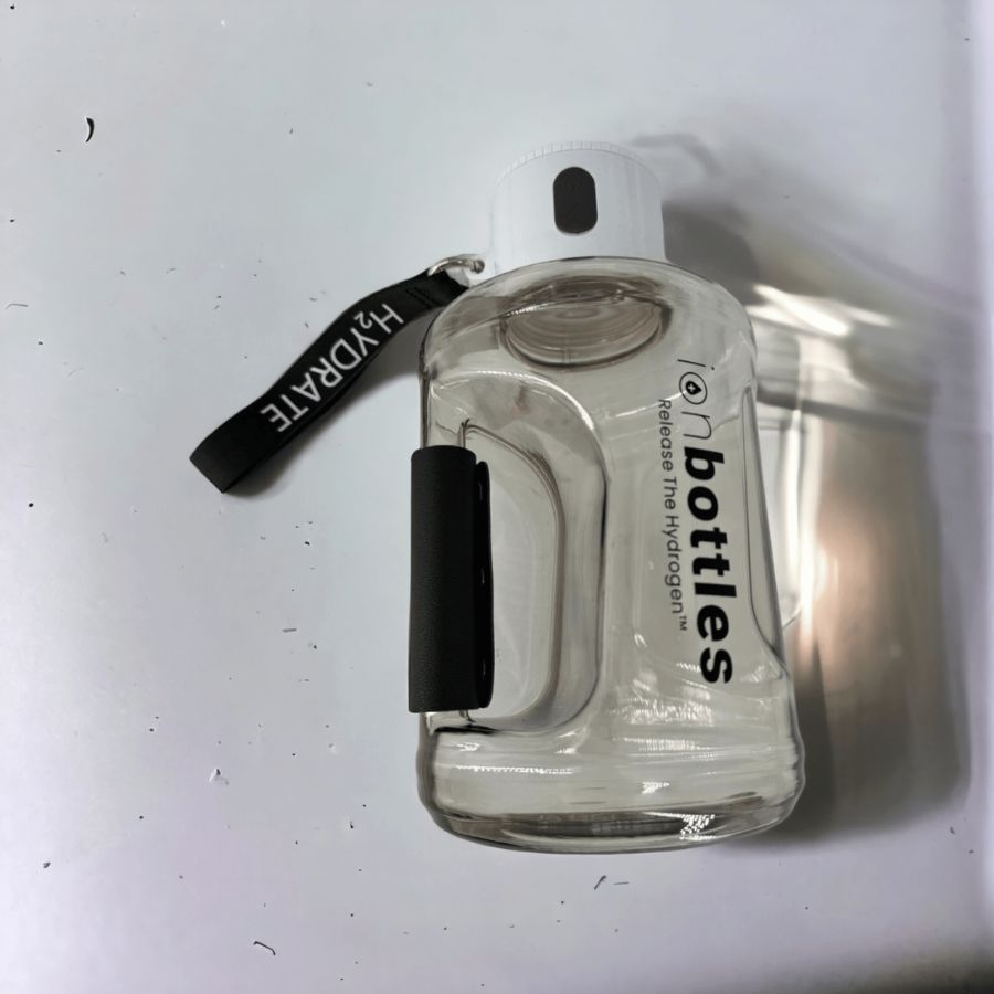 Tritan: stronger than plastic. Pure like glass.